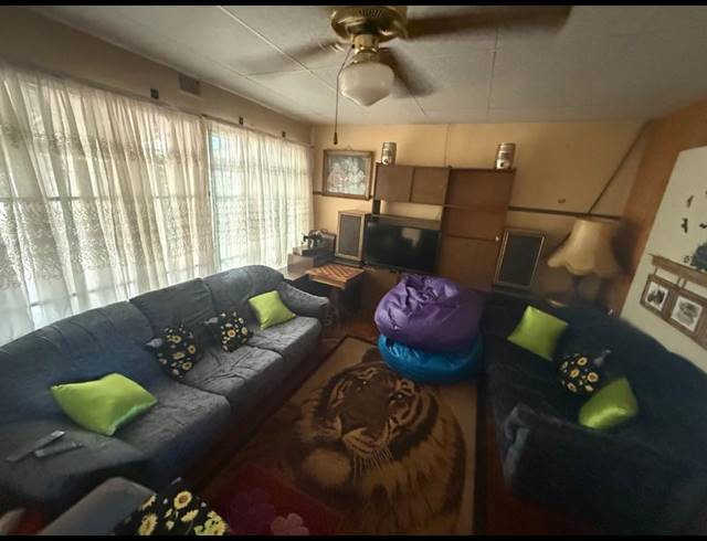 4 BEDROOM HOUSE FOR SALE IN VANDERBIJLPARK CE 2